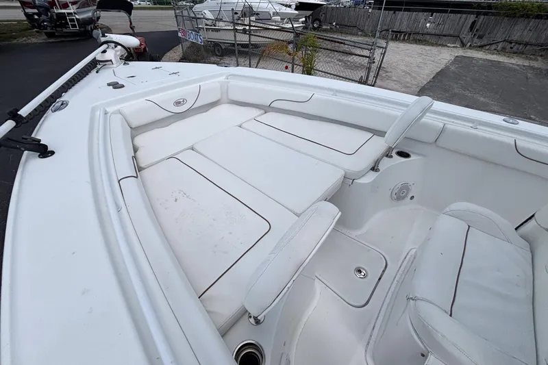 Slide: The Image of 2018 Sea Hunt Gamefish 27 Forward Seating, white cushioned bow area. - 32