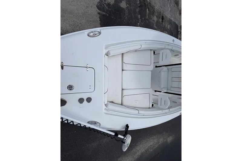 Slide: The Image of 2018 Sea Hunt Gamefish 27 Forward Seating boat, top view of spacious seating area. - 34