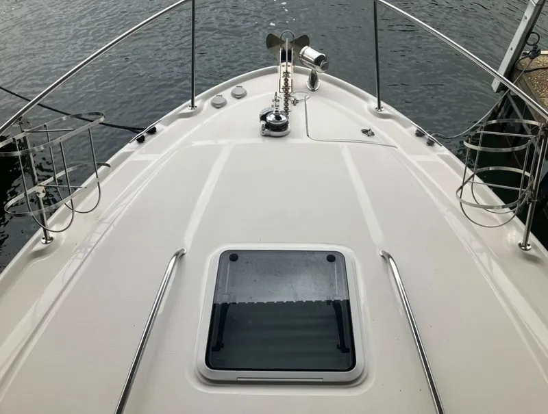 Slide: The Image of Deck of Sea Ray Sundancer 320 yacht, year 2004. - 20