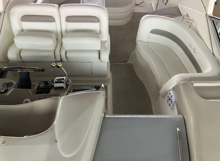 Slide: The Image of Interior of a 2004 Sea Ray Sundancer 320 yacht. - 25