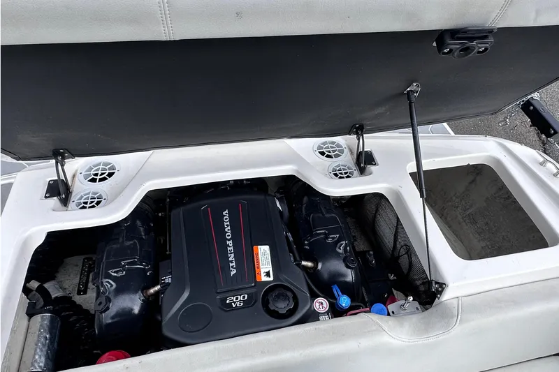 Slide: The Image of Engine compartment of 2018 Regal 1900 ES Bowrider with Volvo Penta 200 V6 engine. - 9