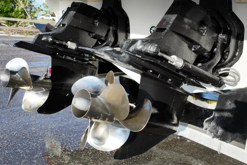 Slide: The Image of Dual propellers on a 2007 Sea Ray Sundancer 280 boat, showcasing marine engineering. - 21