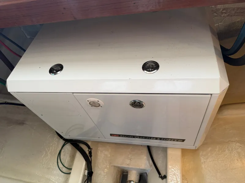 Slide: The Image of Kadey-Krogen 42 1986 - 107