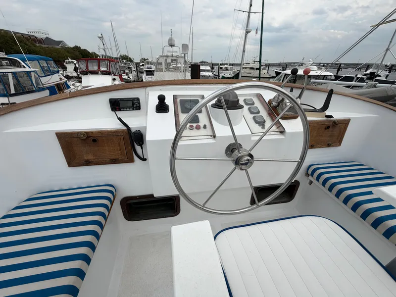 Slide: The Image of Kadey-Krogen 42 1986 - 129