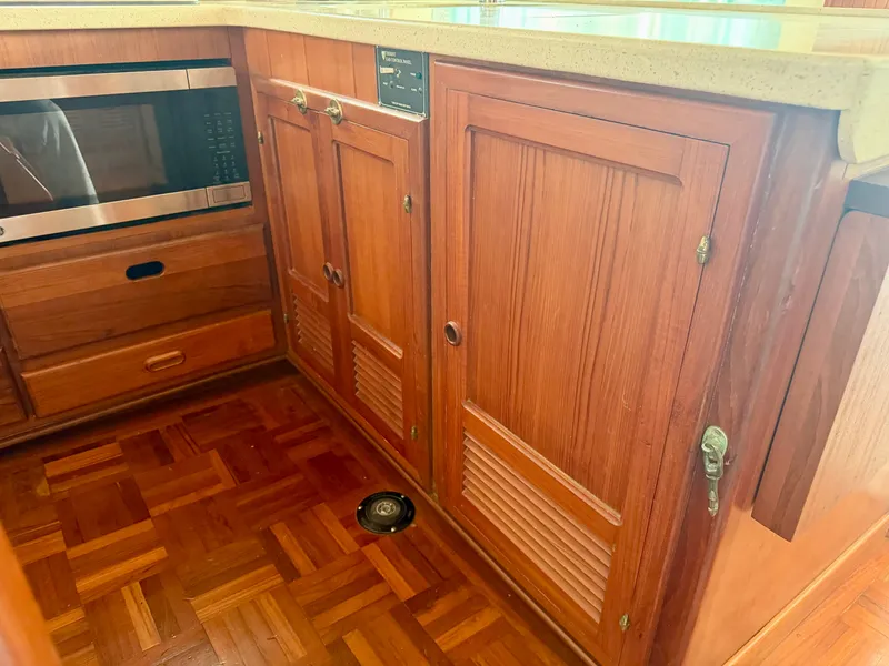 Slide: The Image of Kadey-Krogen 42 1986 - 25