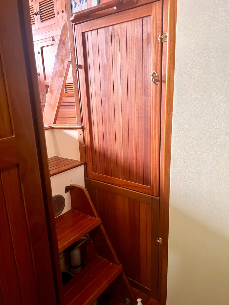 Slide: The Image of Kadey-Krogen 42 1986 - 35