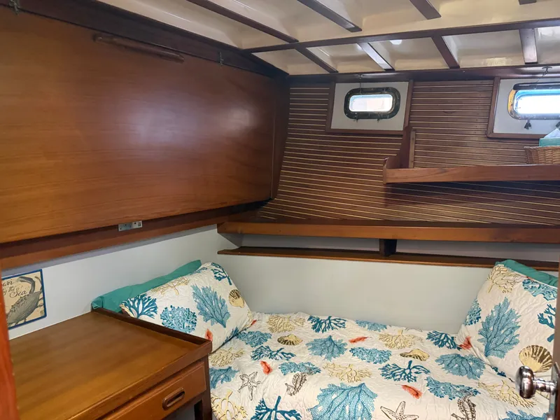 Slide: The Image of Kadey-Krogen 42 1986 - 43