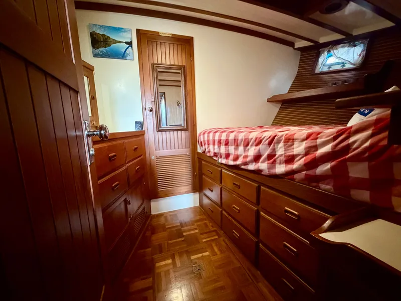 Slide: The Image of Kadey-Krogen 42 1986 - 47