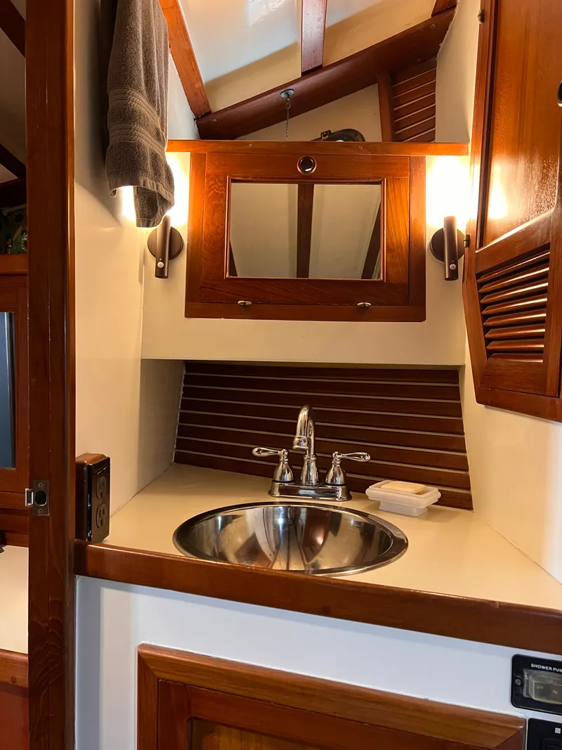 Slide: The Image of Kadey-Krogen 42 1986 - 51