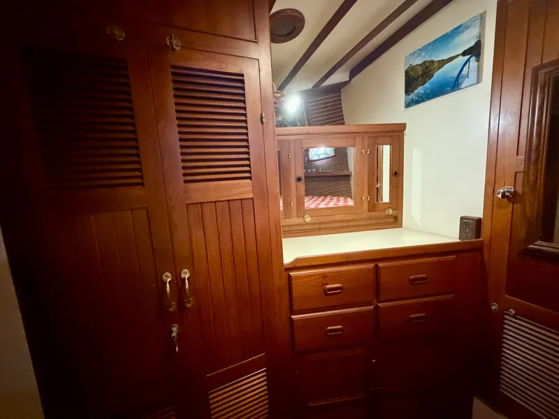 Slide: The Image of Kadey-Krogen 42 1986 - 52