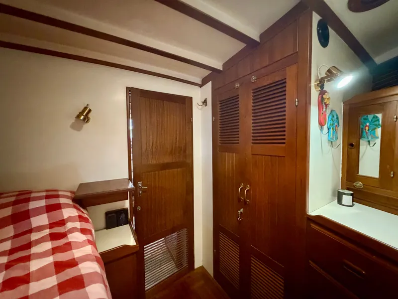 Slide: The Image of Kadey-Krogen 42 1986 - 53