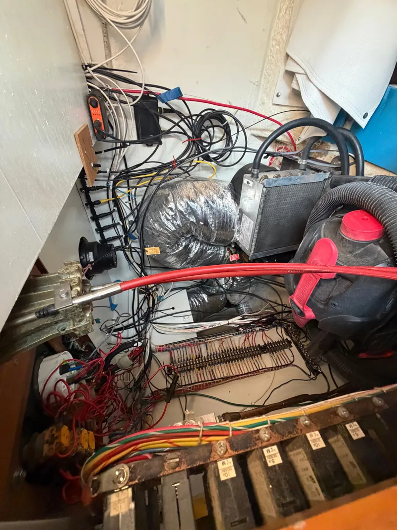 Slide: The Image of Kadey-Krogen 42 1986 - 87