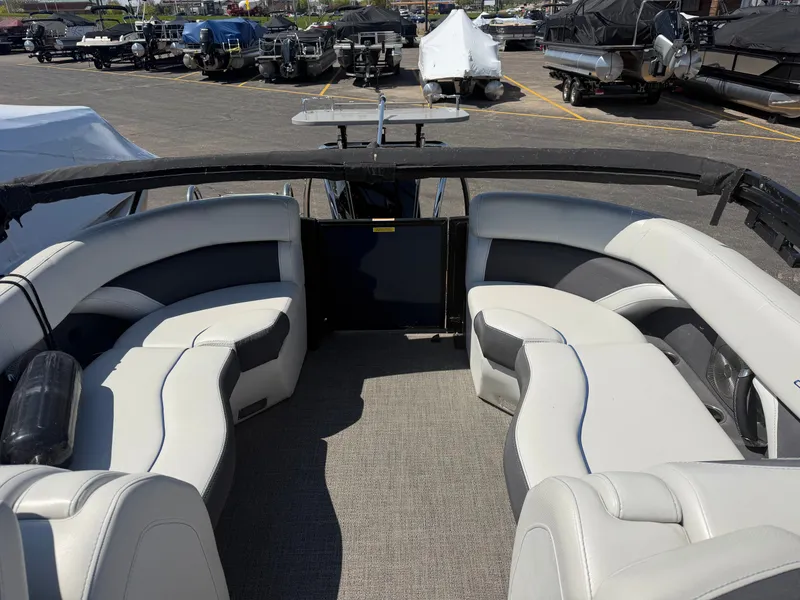 Slide: The Image of Interior of a 2022 Barletta CORSA 22 QC TRITOON boat. - 8
