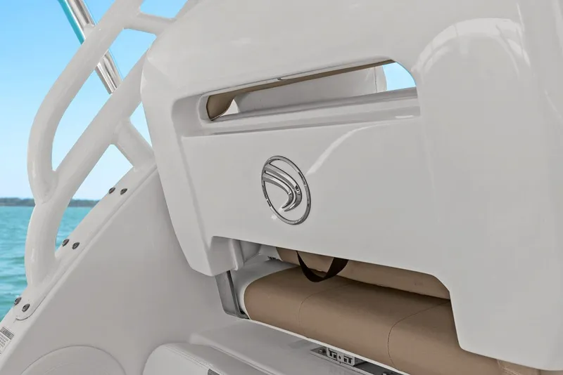 Slide: The Image of Detail view of the 2018 Edgewater 280CX Crossover boat. - 40