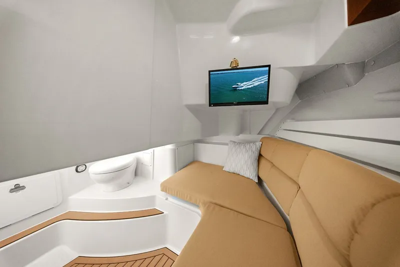 Slide: The Image of Edgewater 280CX Crossover 2018 - 52