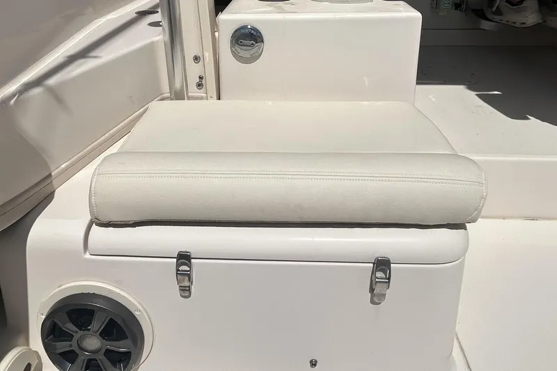 Slide: The Image of 2021 Grady-White Gulfstream 232 boat seat with storage and speaker. - 22