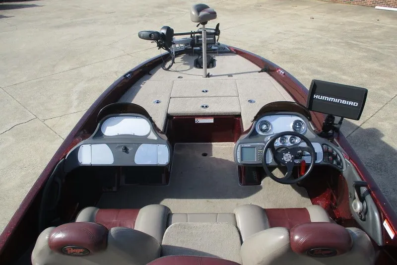 Slide: The Image of 2007 Ranger 188VS Intracoastal boat interior with steering wheel and Humminbird fish finder. - 5