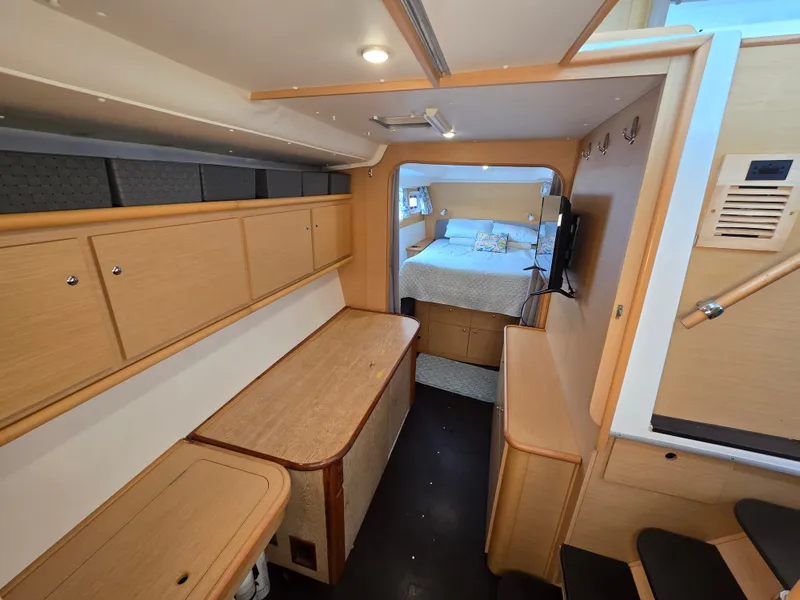 Slide: The Image of Interior of a 2007 Lagoon 440 yacht with bedroom. - 14
