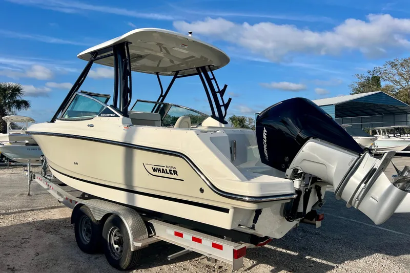 Slide: The Image of Boston Whaler 240 Vantage 2025 on trailer, exterior view. - 5