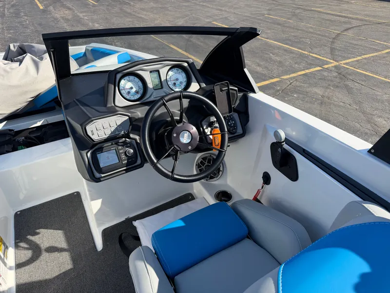 Slide: The Image of Axis A20 2020 - 10