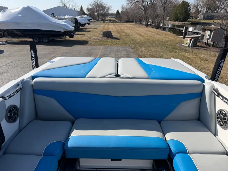 Slide: The Image of Axis A20 2020 - 5