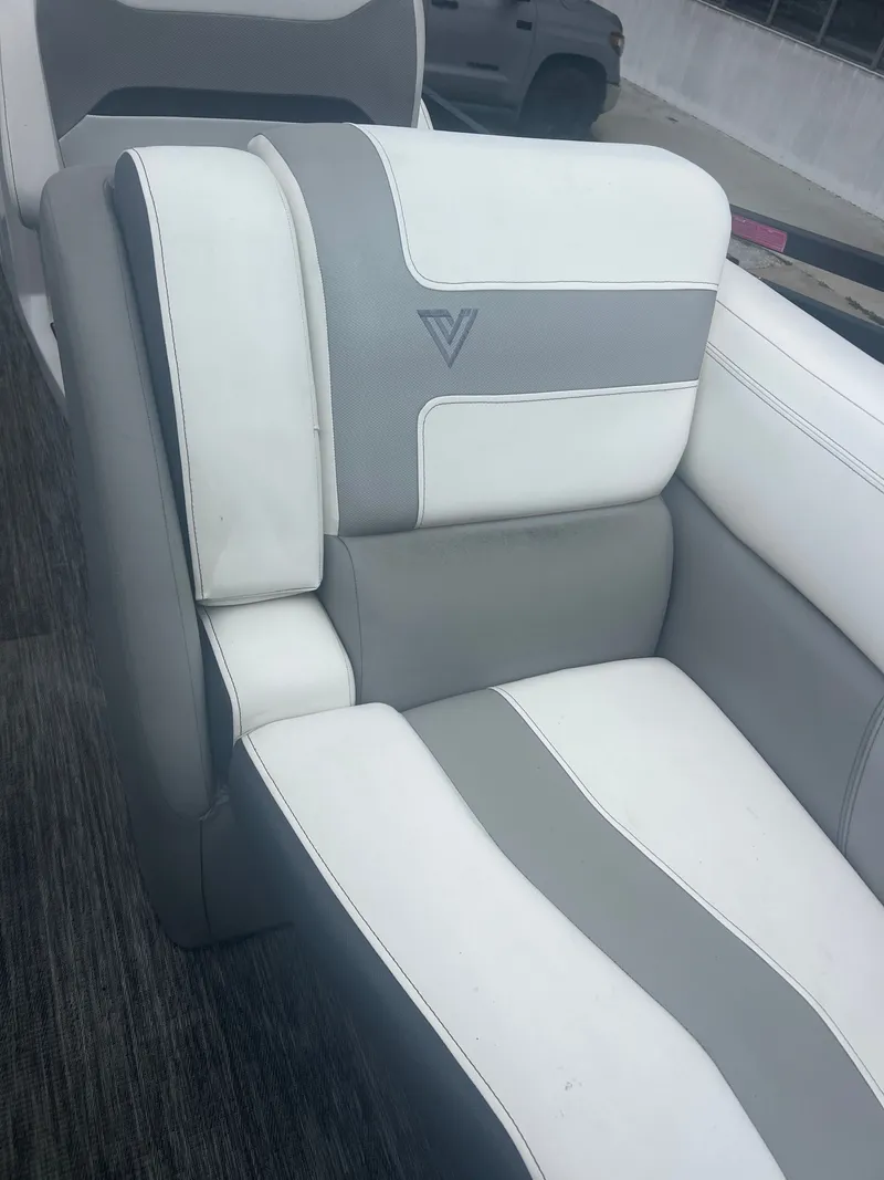 Slide: The Image of Viaggio D26B 2022 - 10