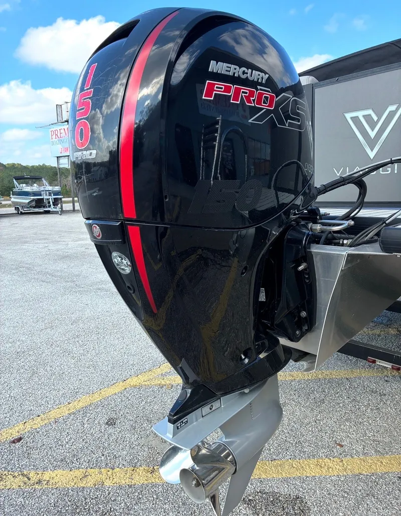 Slide: The Image of Viaggio LAGO L22PF2 DLX 2022 - 11