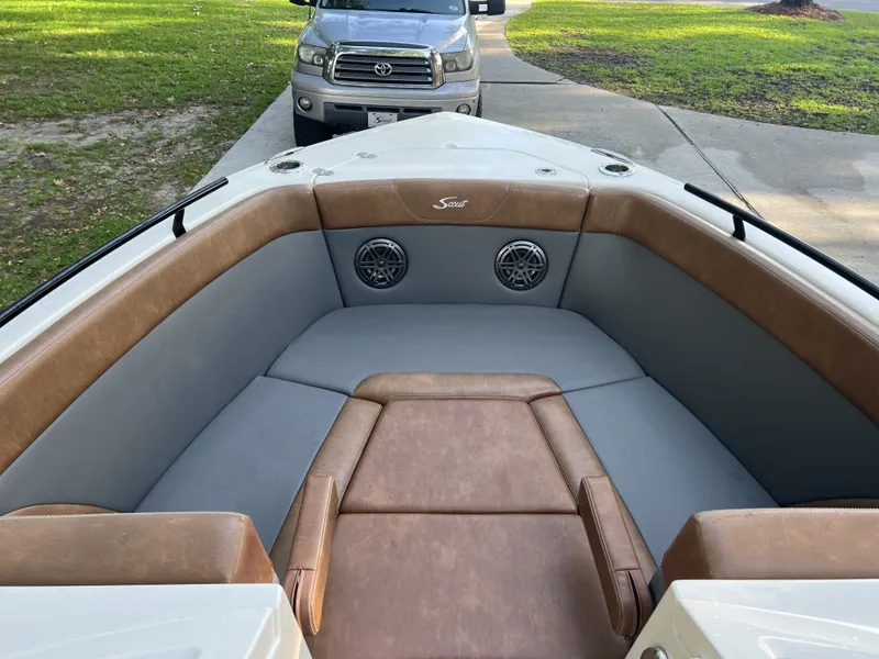 Slide: The Image of Scout 240 Dorado 2022 - 23