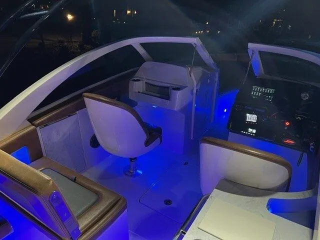 Slide: The Image of Scout 240 Dorado 2022 - 32