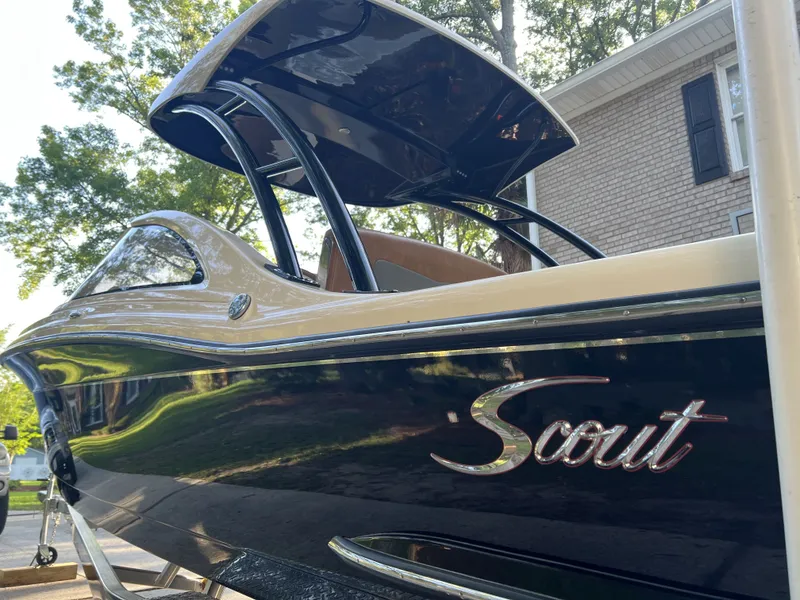Slide: The Image of Scout 240 Dorado 2022 - 4