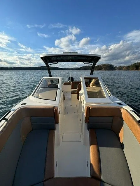 Slide: The Image of Scout 240 Dorado 2022 - 7