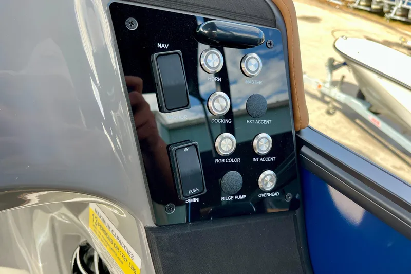 Slide: The Image of Control panel of Harris Sunliner 250 pontoon boat, model 2026. - 18