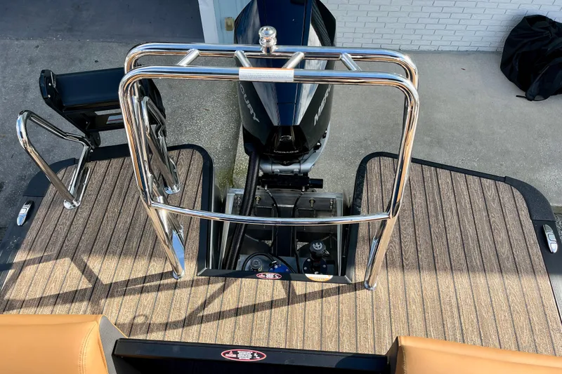 Slide: The Image of Harris Sunliner 250 2026 with motor and deck view. - 25