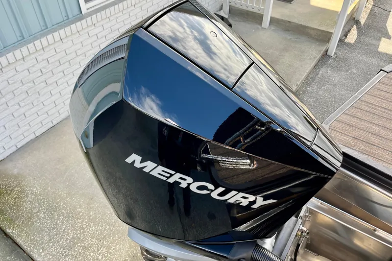 Slide: The Image of Mercury outboard motor on Harris Sunliner 250, year 2026. - 29
