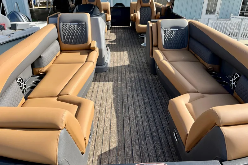 Slide: The Image of Interior of Harris Sunliner 250 pontoon boat, model year 2026. - 32