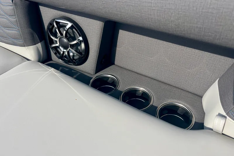 Slide: The Image of Harris Sunliner 230 Sport 2026, speaker and cup holders. - 28