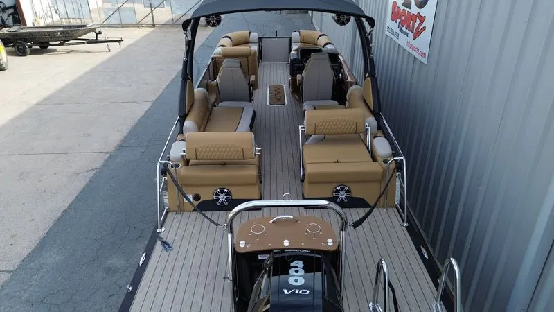 Slide: The Image of Avalon Excalibur LTD Quad Lounge 25FT 2025 - 6