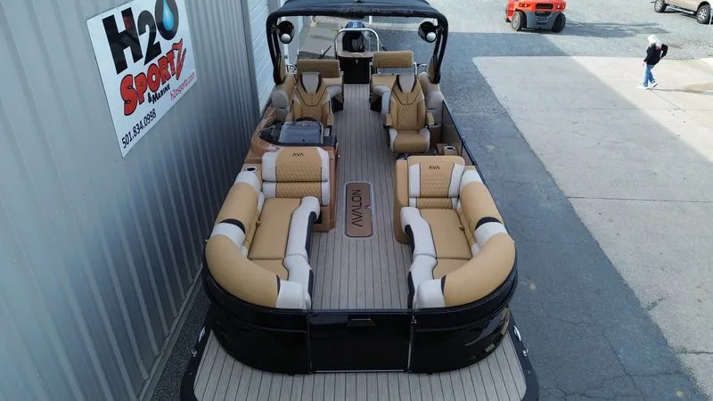 Slide: The Image of Avalon Excalibur LTD Quad Lounge 25FT 2025 - 7