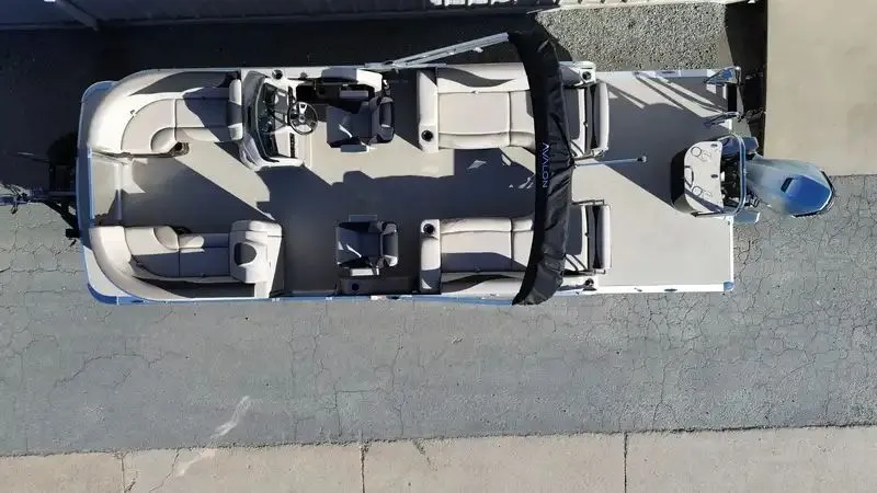 Slide: The Image of Avalon LSZ Quad Lounger Shift 25FT 2026 - 4