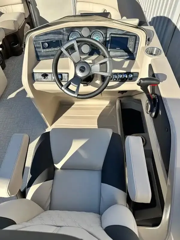 Slide: The Image of Avalon LSZ Quad Lounger Shift 25FT 2026 - 8