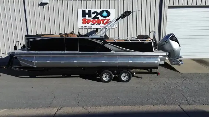 The Image of Avalon LSZ Versatile Rear Lounger 23FT 2026 - 1