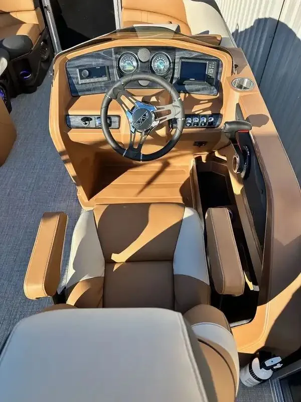 Slide: The Image of Avalon LSZ Versatile Rear Lounger 23FT 2026 - 8