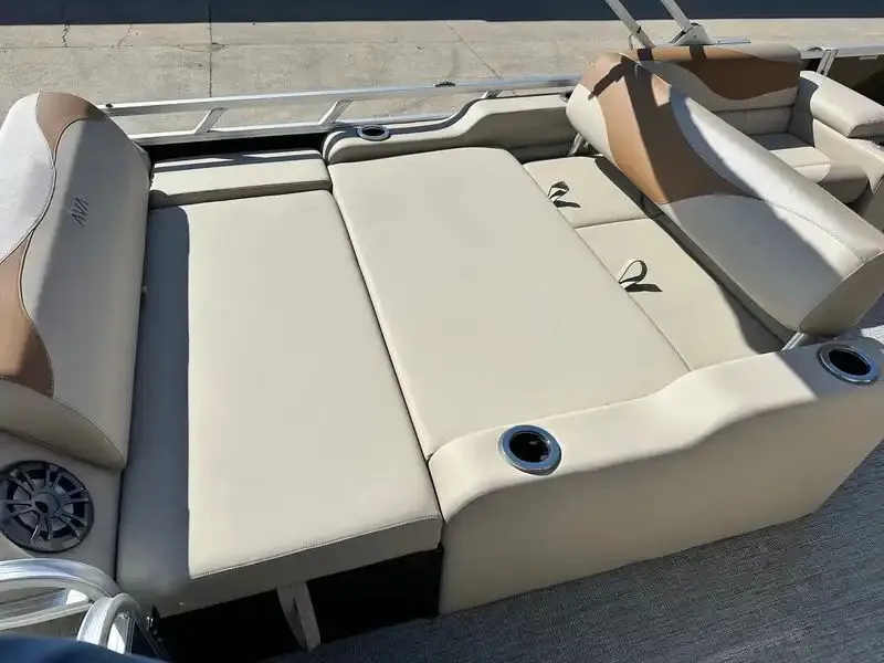 Slide: The Image of Avalon LSZ Versatile Rear Lounger 23FT 2026 - 11