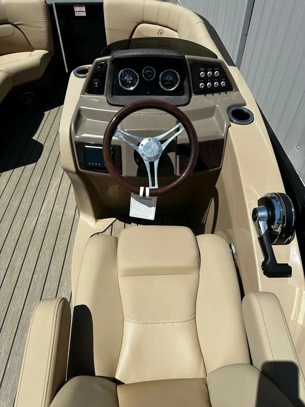 Slide: The Image of Lowe Retreat 230 WT 2023 - 7