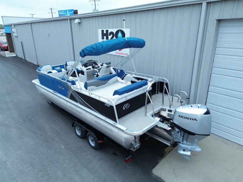 Slide: The Image of Avalon LSZ Versatile Rear Lounger 23FT 2024 - 3