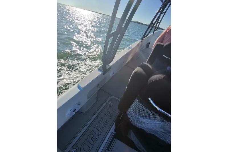 Slide: The Image of 2009 Nor-Tech 4400 Roadster cruising on sunny waters, interior view. - 20