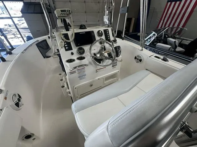 Slide: The Image of Robalo R180 Center Console 2019 - 10