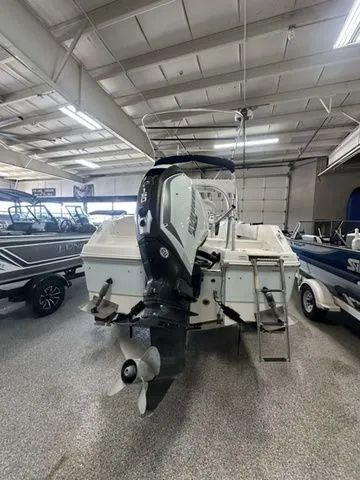 Slide: The Image of Robalo R180 Center Console 2019 - 14