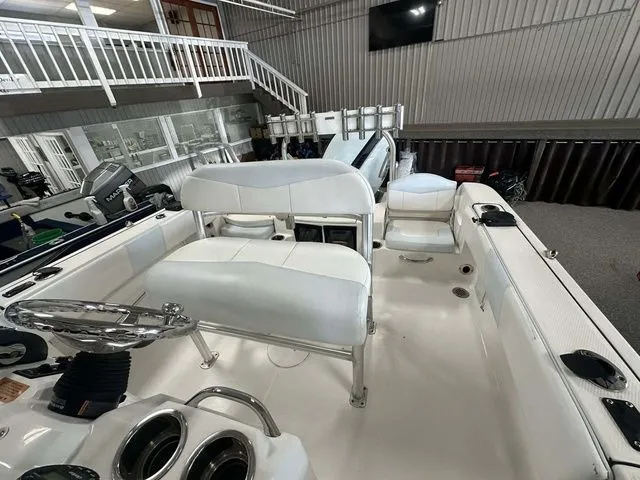 Slide: The Image of Robalo R180 Center Console 2019 - 9