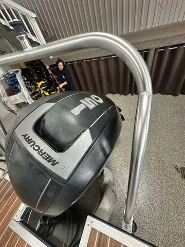 Slide: The Image of Crest Crest III 23 Foot 230 SL 2014 - 14